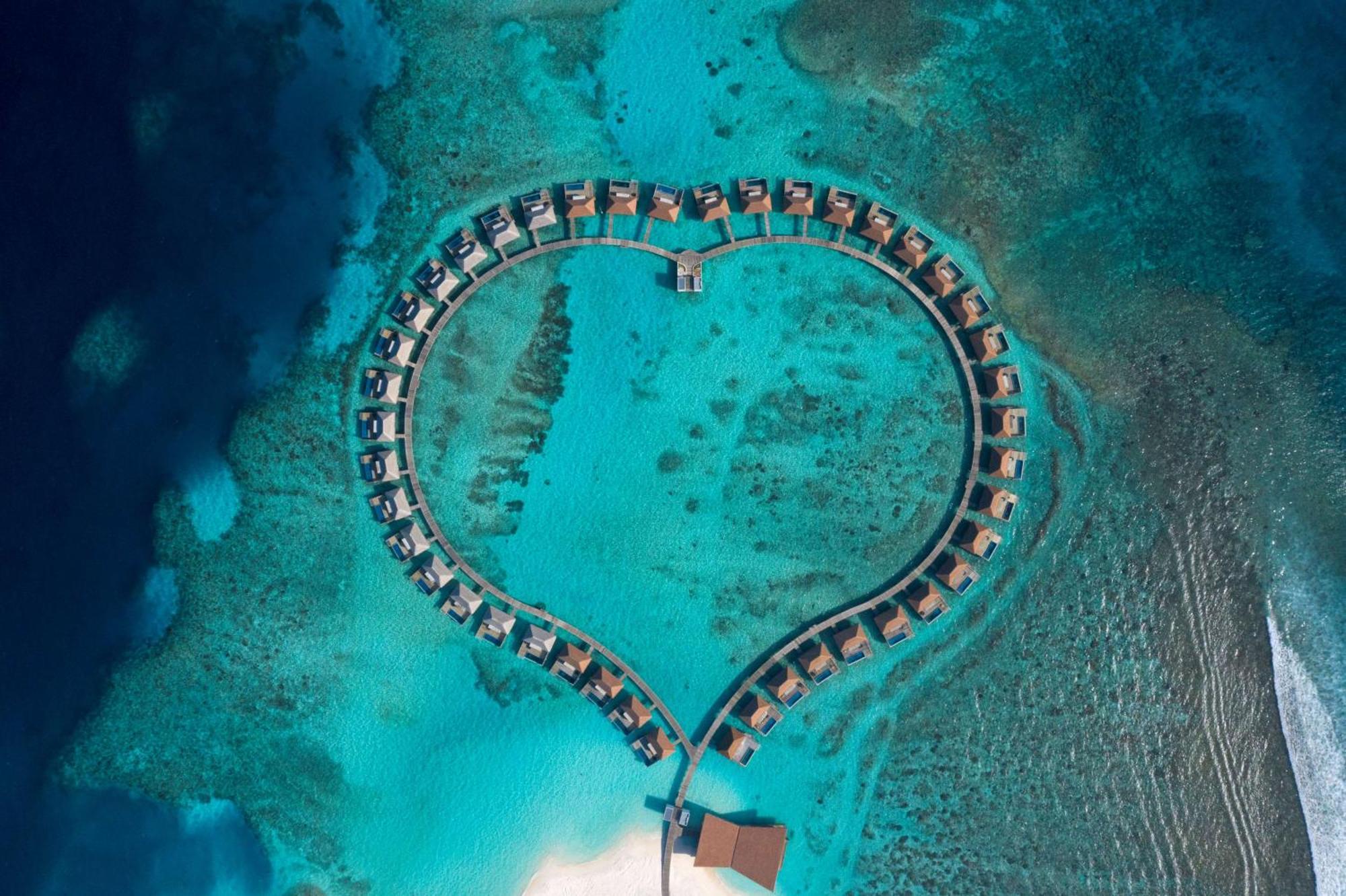 Ośrodek wypoczynkowy Radisson Blu Maldives With 50 Percent Off On Sea Plane Round Trip 03 Nights & Above