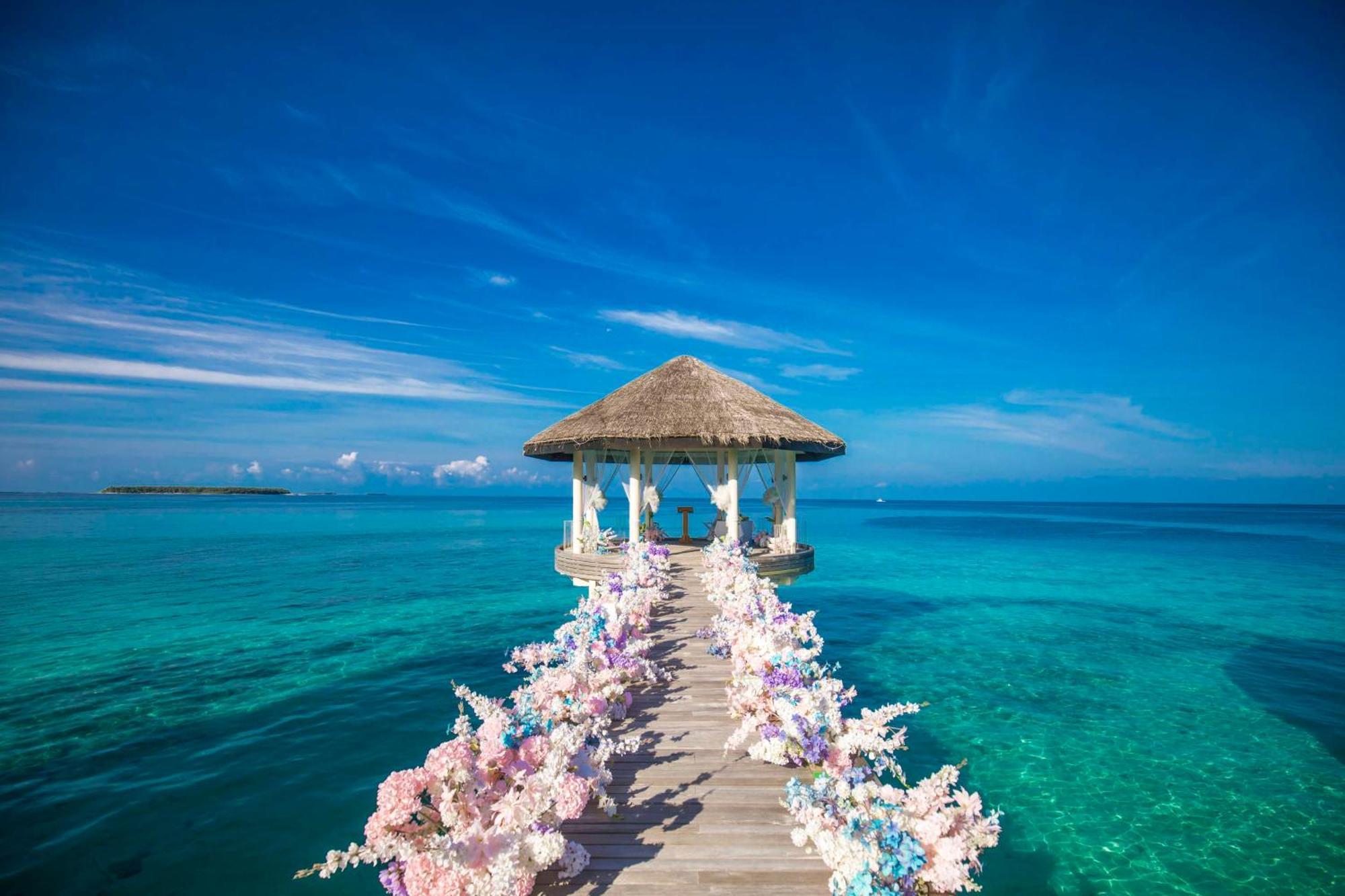 Radisson Blu Maldives With 50 Percent Off On Sea Plane Round Trip 03 Nights & Above Ośrodek wypoczynkowy Fenfushi