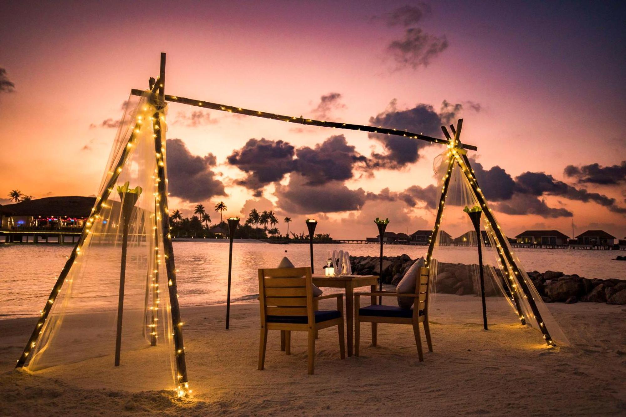 Ośrodek wypoczynkowy Radisson Blu Maldives With 50 Percent Off On Sea Plane Round Trip 03 Nights & Above
