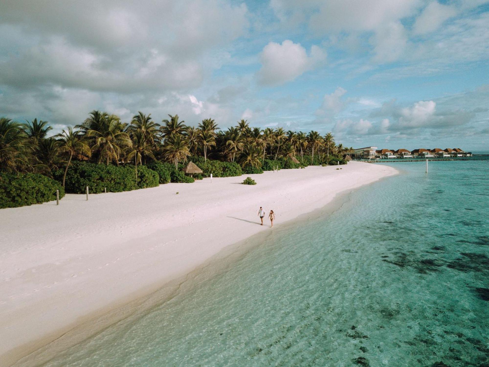 Complex Radisson Blu Maldives With 50 Percent Off On Sea Plane Round Trip 03 Nights & Above Fenfushi